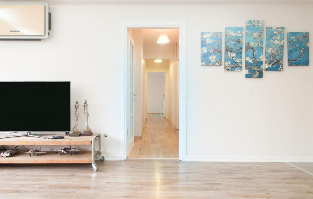 Central And Vibrant Flat With Balcony In Besiktas Istanbul Ngoại thất bức ảnh